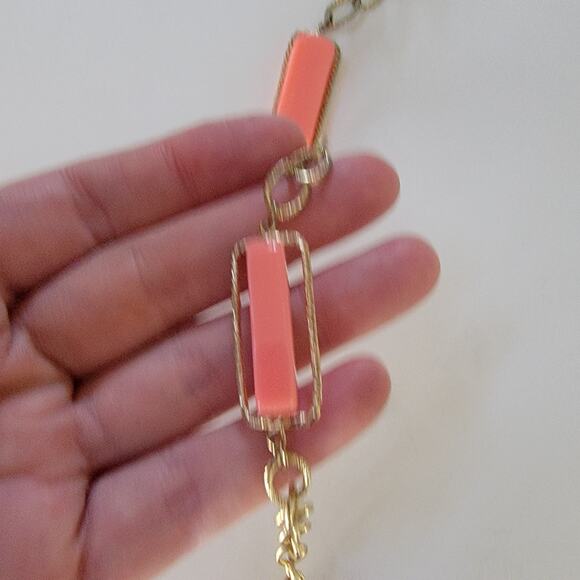 Vintage Gold Tone Chain Necklace Coral Pink Rectangle Bead 36 Inch Retro Jewelry - Picture 8 of 10